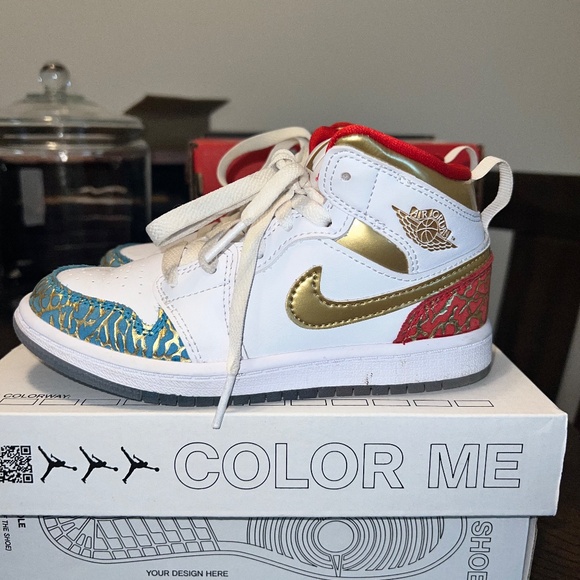 Little Kids Air Jordan 1 | Mid | Size 12 -- Used - Picture 4 of 6